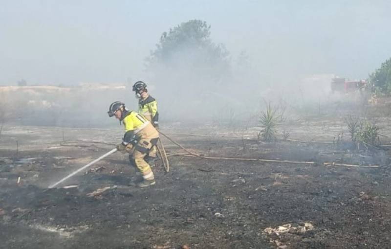Fire in Casas del Pino, San Javier, controlled after thick smoke visible from afar