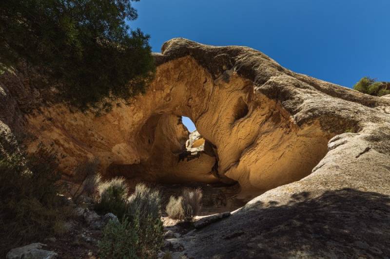 November 16 Guided walking tour of the prehistoric rock art at Monte Arabí in Yecla