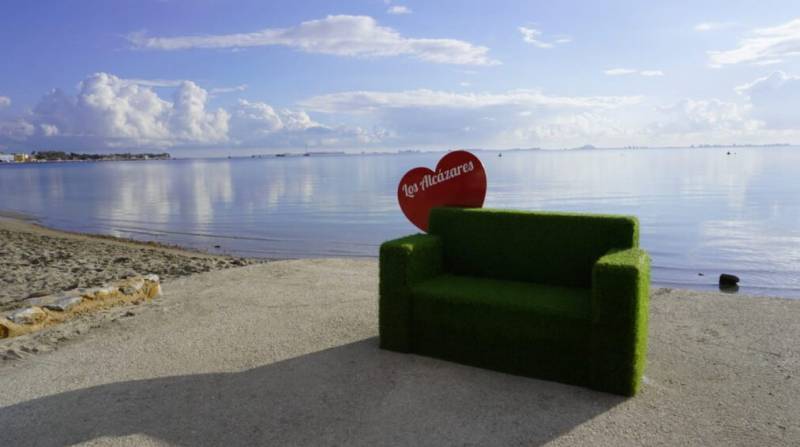 Make Valentines Day memories on the sofas of Los Alcázares!
