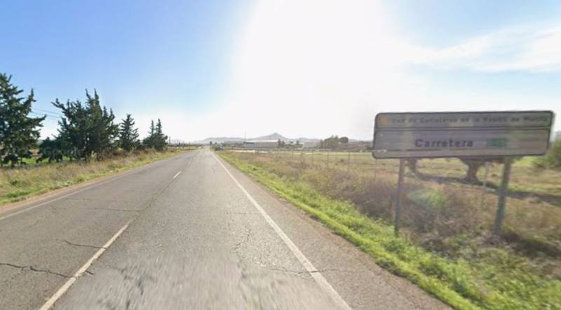 Construction work this week on the Fuente Álamo road to the coast