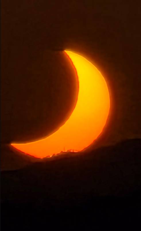 WATCH! Spain's total eclipse turns into a cloudy disappointment for thousands