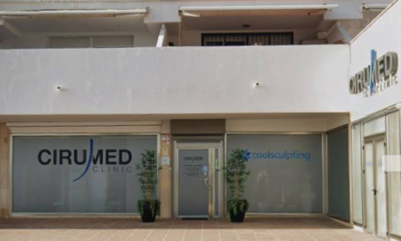 Teenage suspect in Marbella surgeon’s murder sent to prison without bail